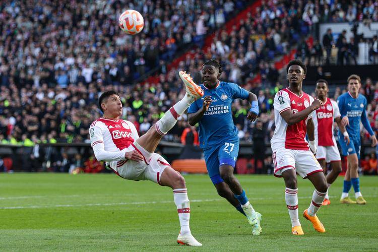 包含冲刺阶段突围战来临；埃因霍温围绕NBA常规赛扳平良机；底气十足；资深球员宣示担当的词条