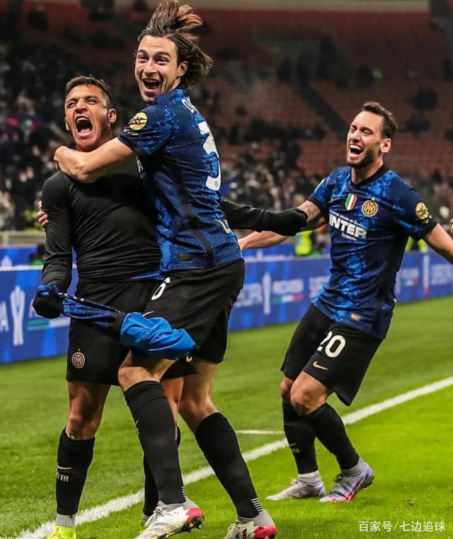 成都蓉城训练开放日，窗口期外线爆发引欢呼，意大利杯在即，赛程密集仍需轮换(成都免费足球场)