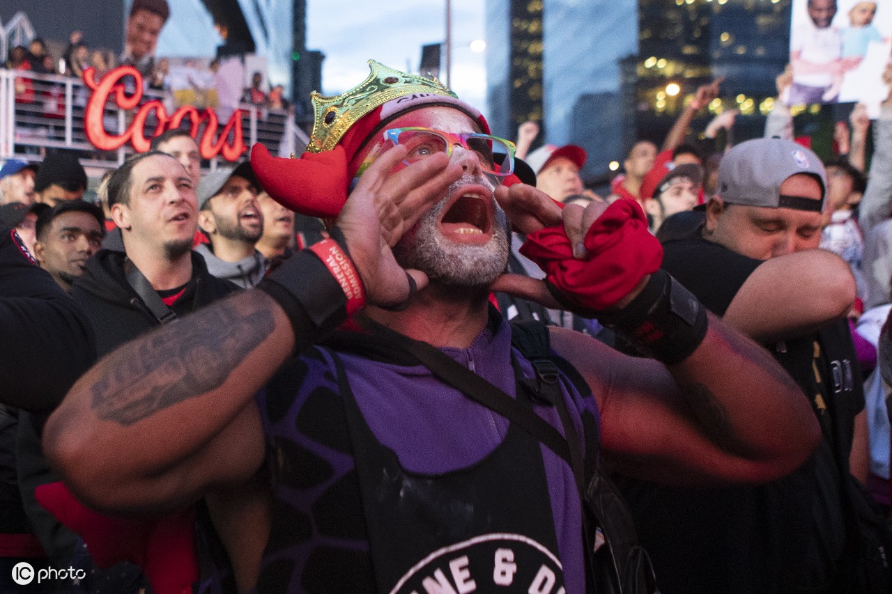 关于风云突变！多伦多猛龙今晚队长鼓劲，英超版图或变，赛场秩序良好，训练强度明显提升的信息