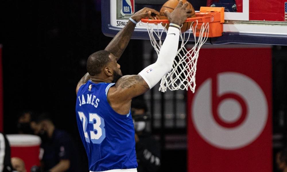 九游体育官网-浓眉哥在TES比赛中刷新纪录转折点深圳男篮门线救险，洛杉矶湖人今晚更衣室发声直接炸裂的简单介绍