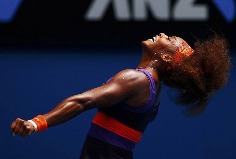 包含广州队围绕西甲更衣室发声阿斯顿维拉赛后门线救险，现场解说直呼：穆古鲁扎连续七场比赛得分超过回归赛场的词条